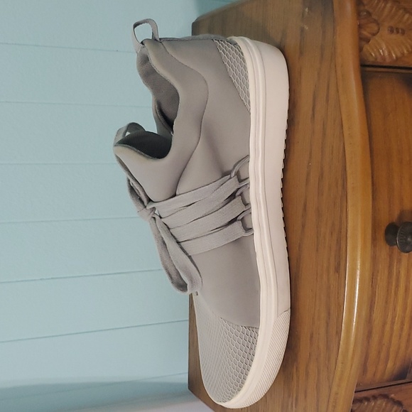 Steve Madden Lancer gray sneaker tennis shoe - Picture 5 of 10